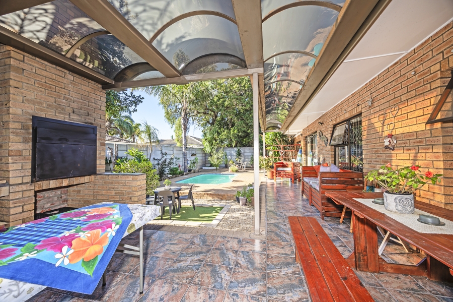 4 Bedroom Property for Sale in Rouxville Western Cape